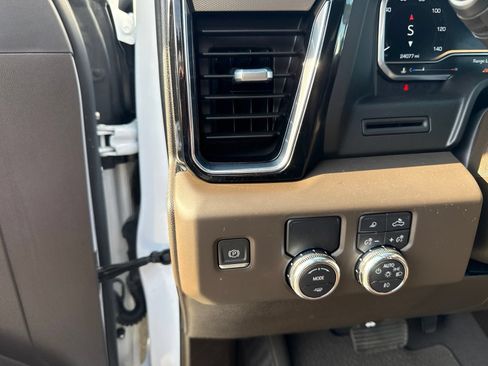 Used 2024 GMC Sierra 1500 Denali RWD image 18