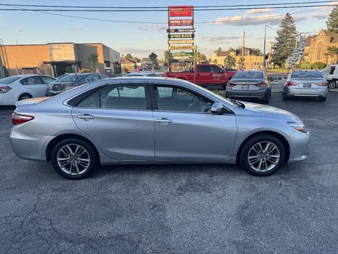 Used 2017 Toyota Camry SE FWD image 7