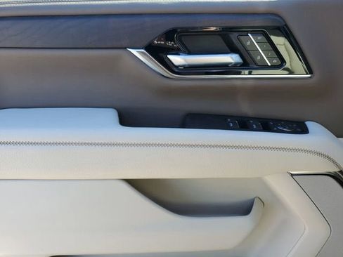 New 2026 GMC Yukon XL Denali image 17