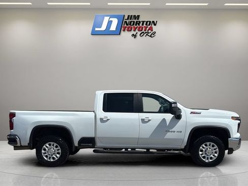 Used 2024 Chevrolet Silverado 2500 LT AWD/4WD image 4