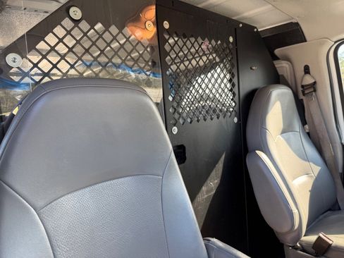 Used 2006 Ford E-250 and Econoline 250 image 28