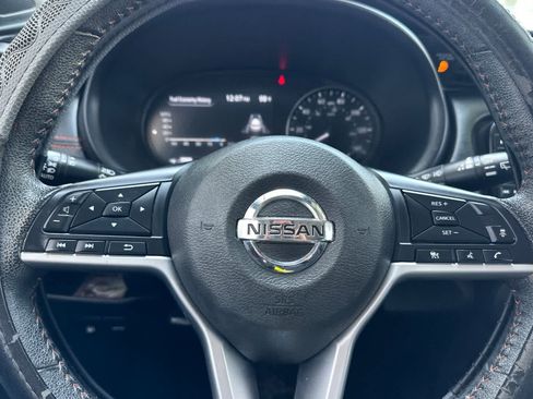 Used 2021 Nissan Kicks SR w/ Interior Electronics Package FWD image 25