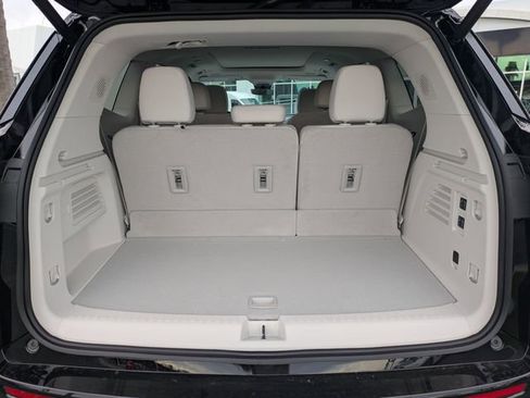 New 2026 Buick Enclave Avenir w/ Super Cruise Package FWD image 16