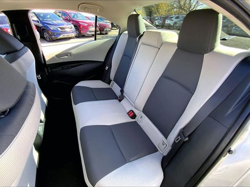 Used 2025 Toyota Corolla LE image 20