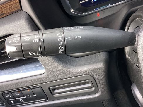 Used 2023 Chevrolet Suburban Premier image 37