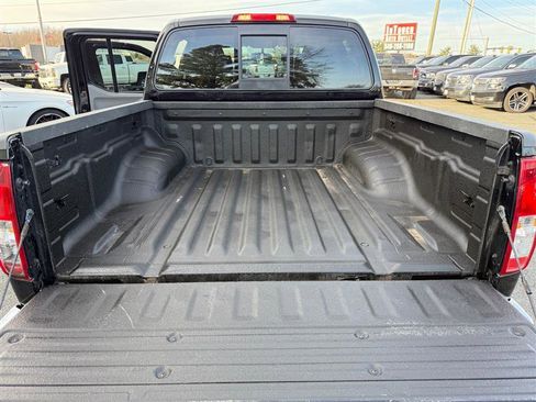 Used 2018 Nissan Frontier SV image 22