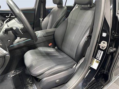 Used 2025 Mercedes-Benz E 350 4MATIC Sedan image 28