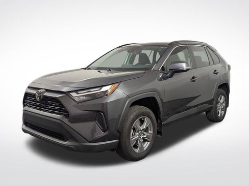 Used 2022 Toyota RAV4 XLE image 2