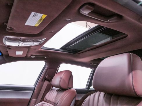 Certified 2023 Genesis G90 3.5T image 10