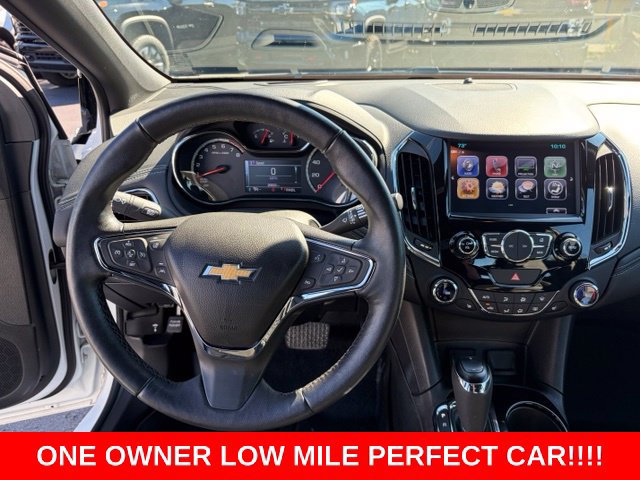 Used 2018 Chevrolet Cruze Premier FWD image 17