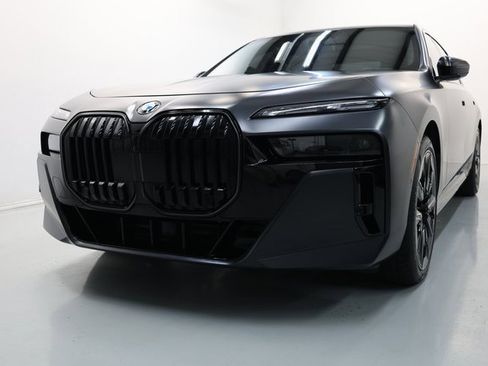 Used 2025 BMW 760i xDrive w/ Executive Package image 58