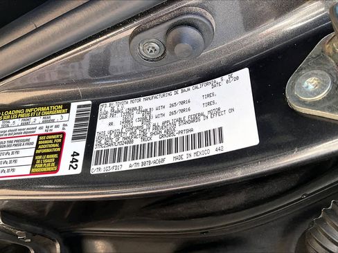 Used 2020 Toyota Tacoma TRD Off-Road image 33