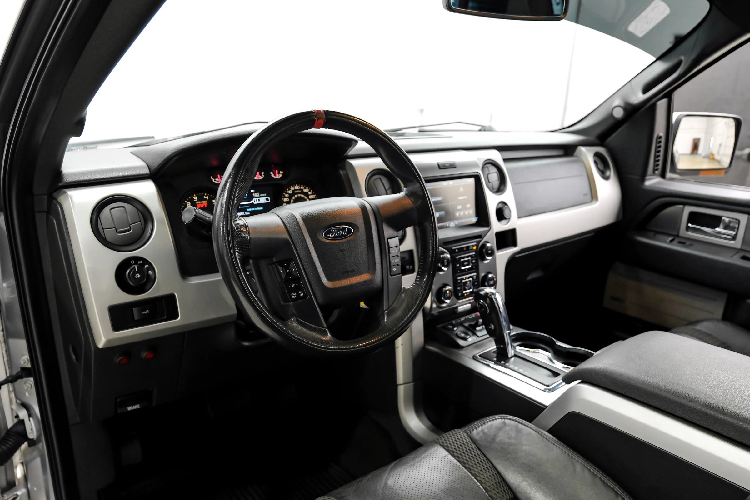 Used 2014 Ford F150 Raptor w/ Equipment Group 801A Luxury AWD/4WD image 17