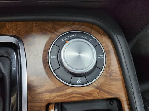 Used 2024 Nissan Armada SL AWD/4WD image 27