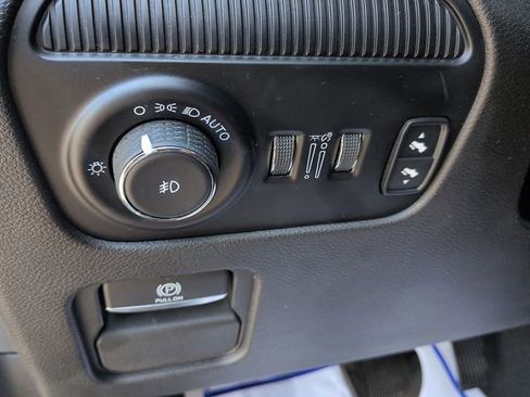 Used 2022 Jeep Wagoneer Series III AWD/4WD image 19