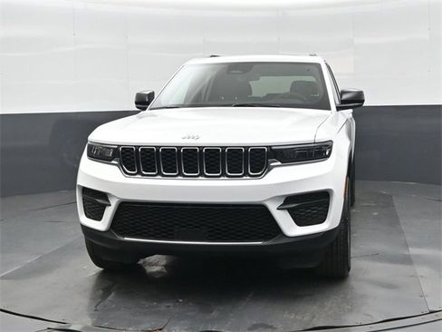 New 2025 Jeep Grand Cherokee Laredo X w/ Luxury Tech Group I image 8