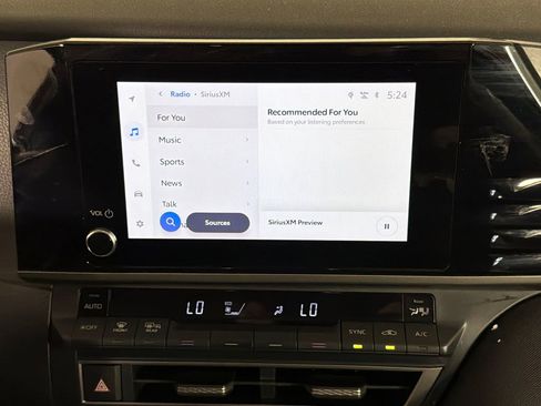 Used 2025 Toyota Camry LE image 28