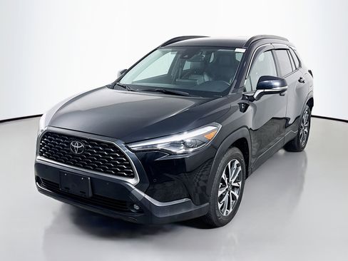 Used 2022 Toyota Corolla Cross XLE AWD/4WD image 4