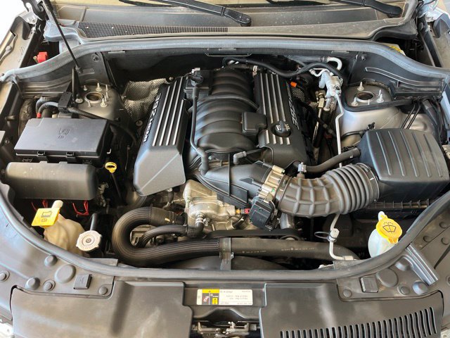 Used 2018 Dodge Durango SRT w/ Technology Group AWD/4WD image 21