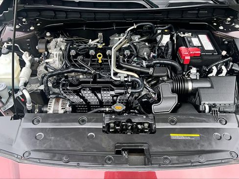 Used 2024 Nissan Altima 2.5 SV FWD image 32