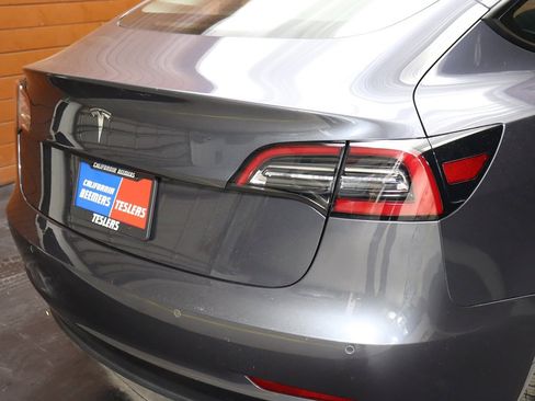 Used 2023 Tesla Model 3 Standard Range RWD image 12