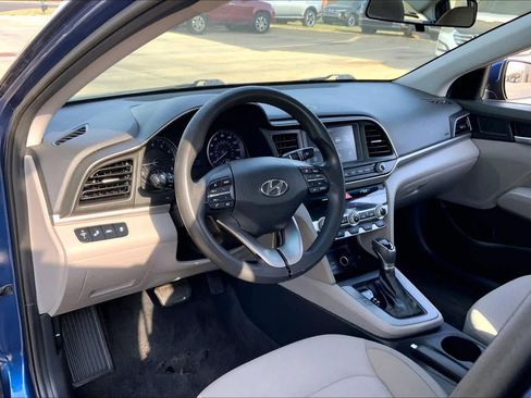 Used 2020 Hyundai Elantra SEL image 17