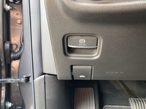 New 2025 Jeep Grand Cherokee Altitude image 15