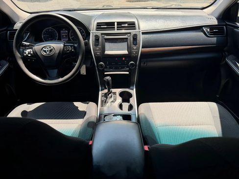 Used 2017 Toyota Camry LE FWD image 13