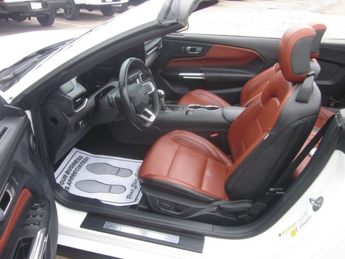 Used 2024 Ford Mustang Premium RWD image 8
