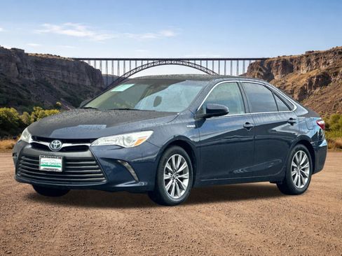 Used 2016 Toyota Camry XLE w/ Moonroof Package FWD image 7
