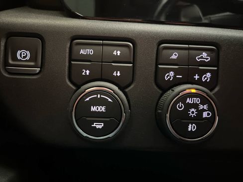 Used 2022 Chevrolet Silverado 1500 LT Trail Boss w/ LT Trail Boss Premium Package image 19