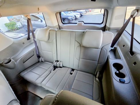 Used 2019 Chevrolet Suburban Premier image 32