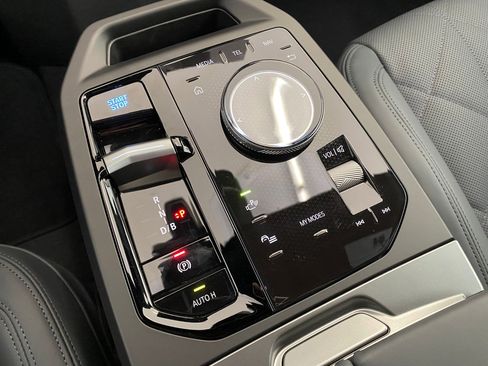 New 2026 BMW iX xDrive60 w/ M Sport Package image 27