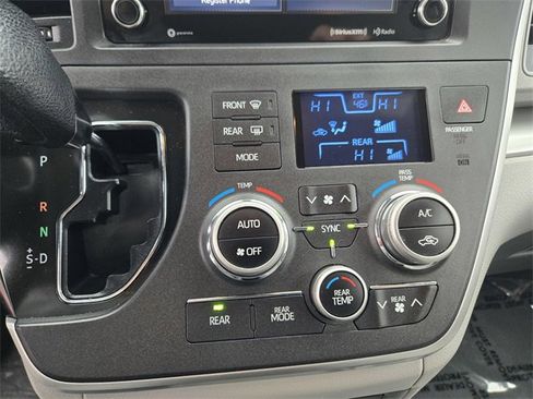 Used 2020 Toyota Sienna LE image 17