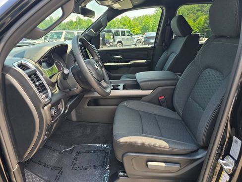 New 2026 RAM 1500 Express AWD/4WD image 4