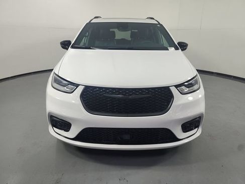 Used 2025 Chrysler Pacifica Limited FWD image 27