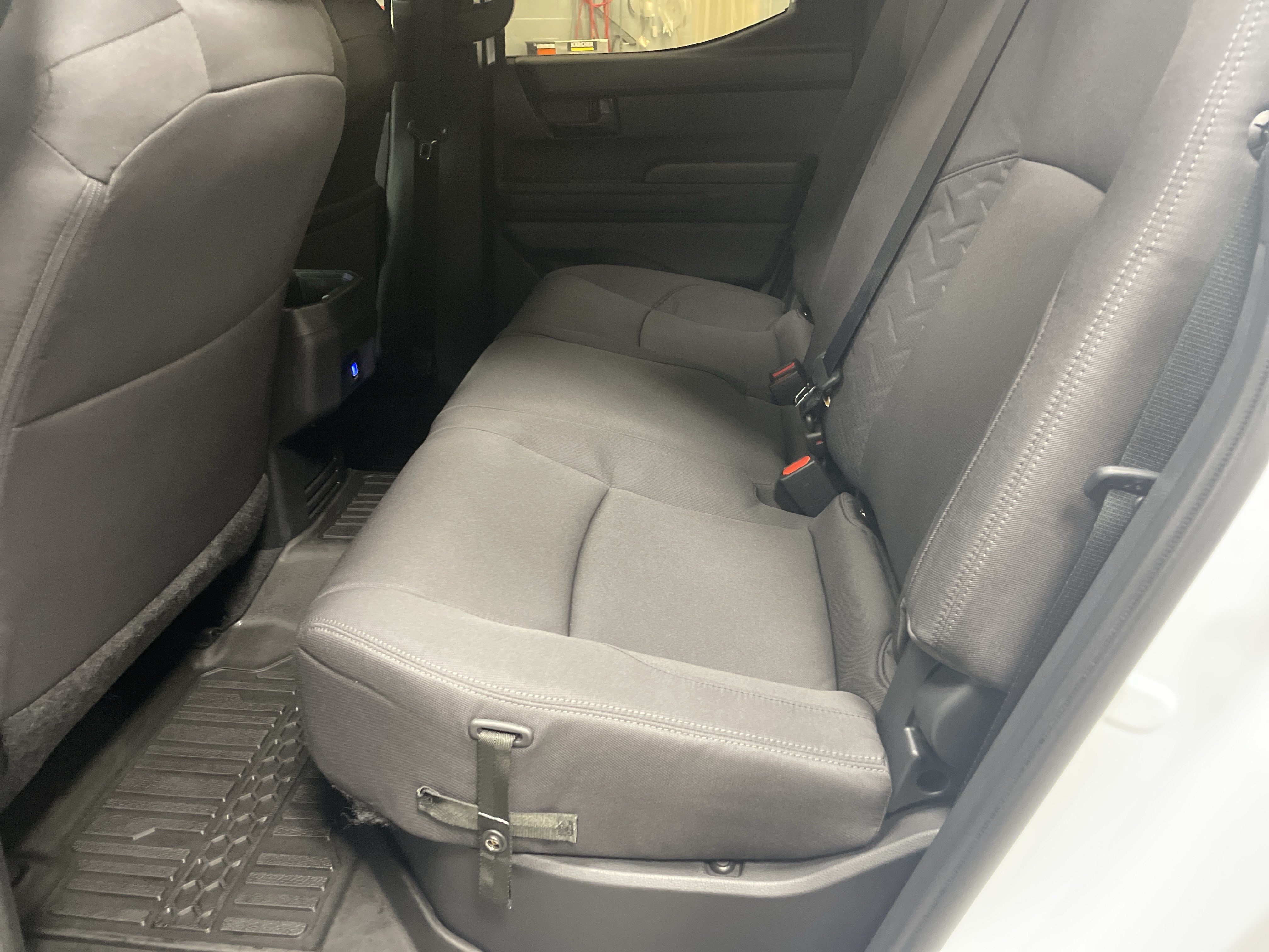 Used 2025 Toyota Tacoma SR5 AWD/4WD image 30