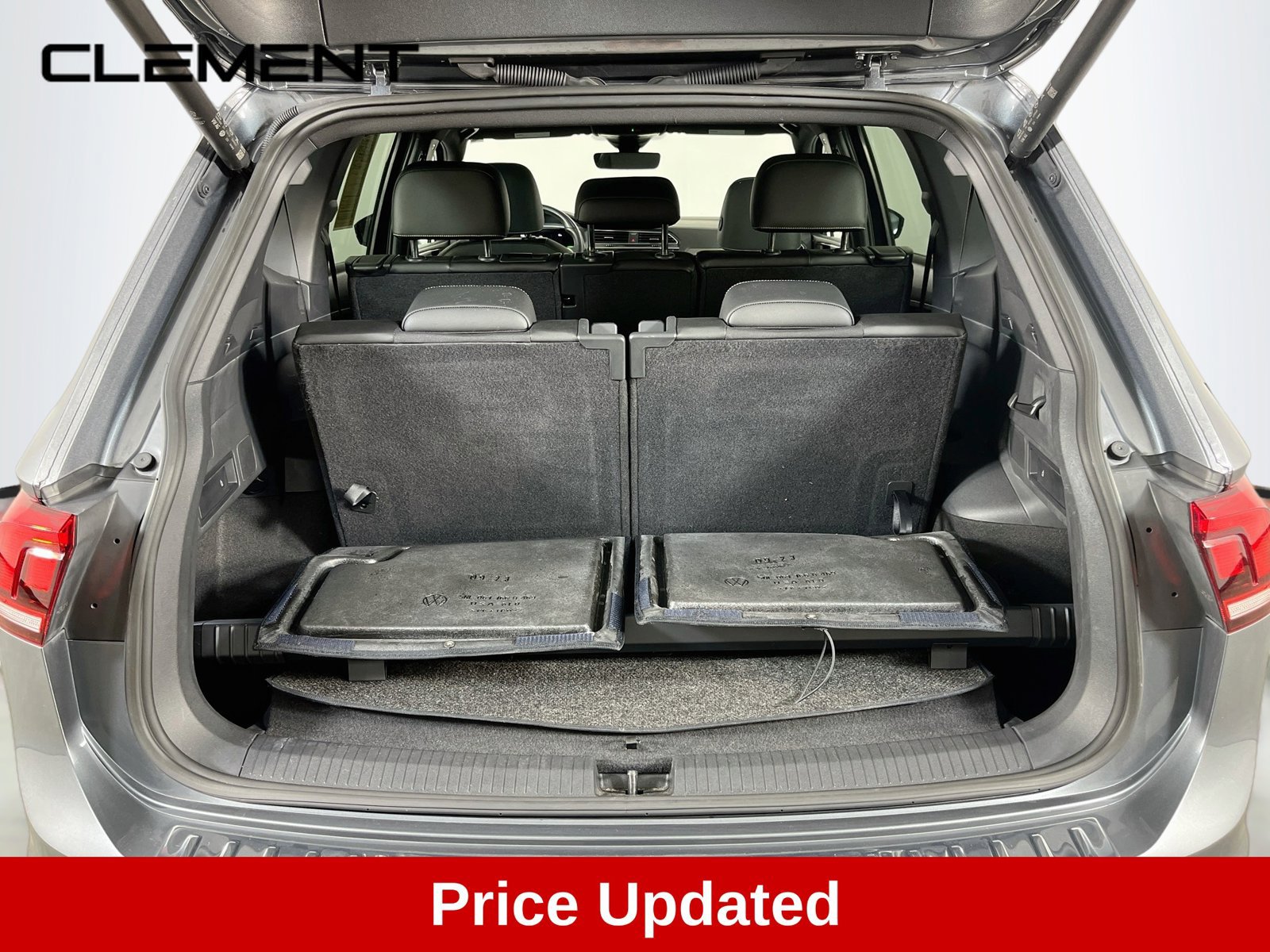 Used 2024 Volkswagen Tiguan SE R-Line FWD image 9