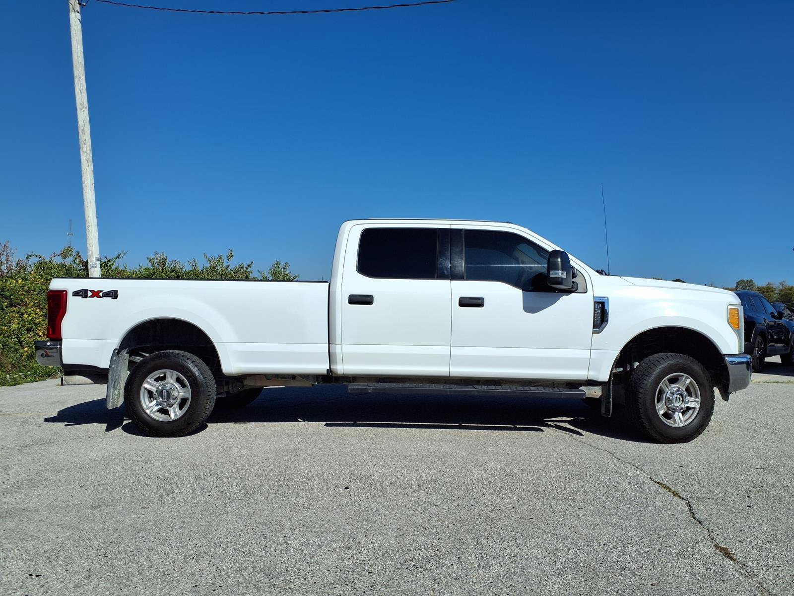 Used 2017 Ford F350 XLT w/ Camper Package AWD/4WD image 30