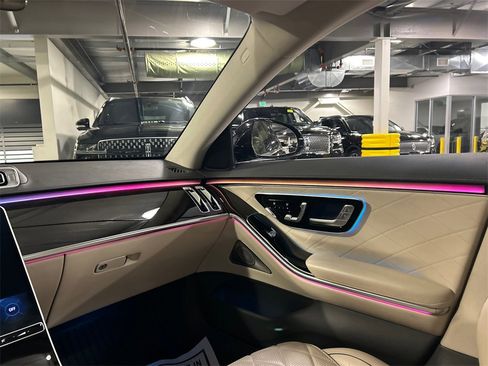 Used 2021 Mercedes-Benz S 500 S 500 image 24