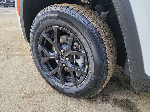 New 2026 Jeep Grand Cherokee Altitude image 19