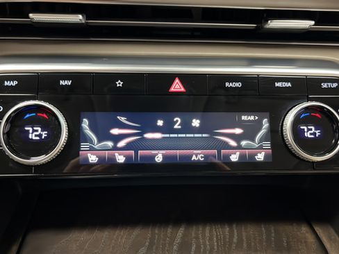 Used 2024 Genesis GV80 2.5T w/ Prestige Package AWD/4WD image 18