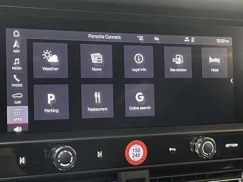 Certified 2026 Porsche Macan Turbo AWD/4WD image 31