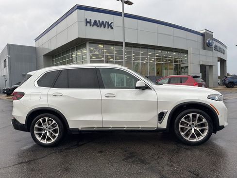 Used 2024 BMW X5 xDrive40i w/ Premium Package image 3