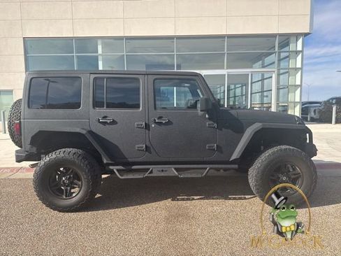 Used 2013 Jeep Wrangler Unlimited Sport image 3