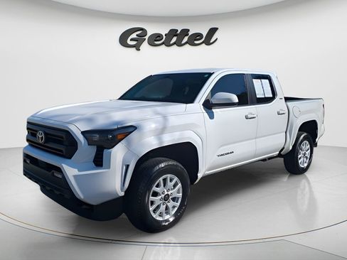 Used 2024 Toyota Tacoma SR5 image 2