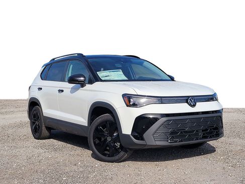 New 2026 Volkswagen Taos SE FWD image 2