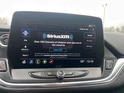 Used 2025 Chevrolet Blazer LT FWD image 23