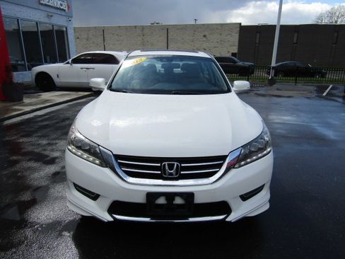Used 2013 Honda Accord Touring image 4