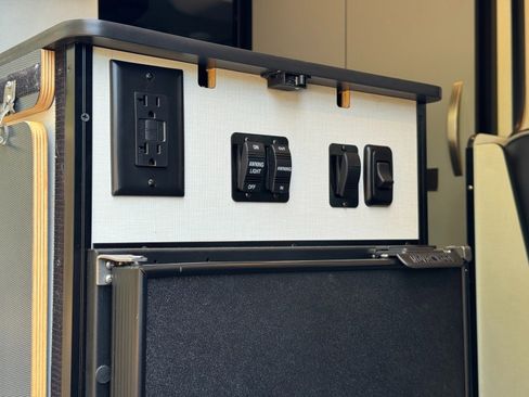 Used 2020 Mercedes-Benz Sprinter 2500 w/ Premium Plus Package image 51